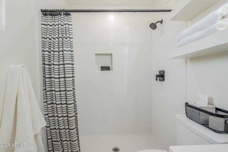 42-web-or-mls-Lockwood-30