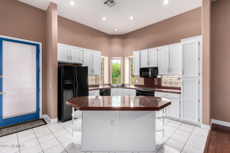 14 Kitchen