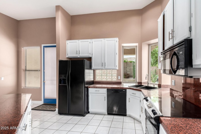 15 Kitchen