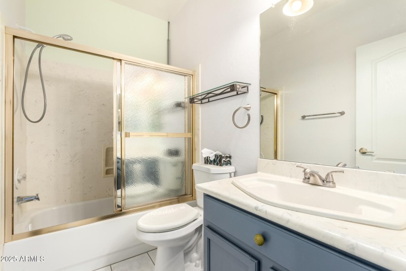 25 Bathroom 2