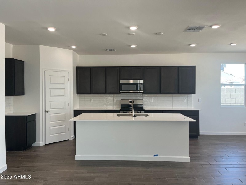 Crow kitchen 220