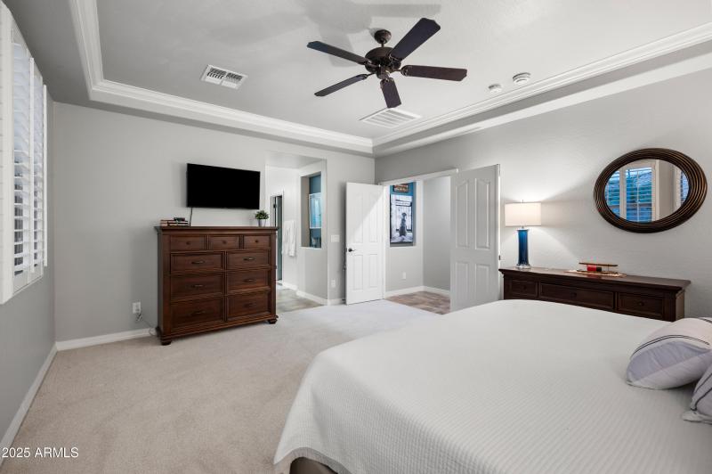 Upgraded tray ceiling & crown moulding