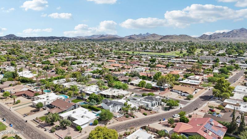3 Blocks from Moon Valley Country Club