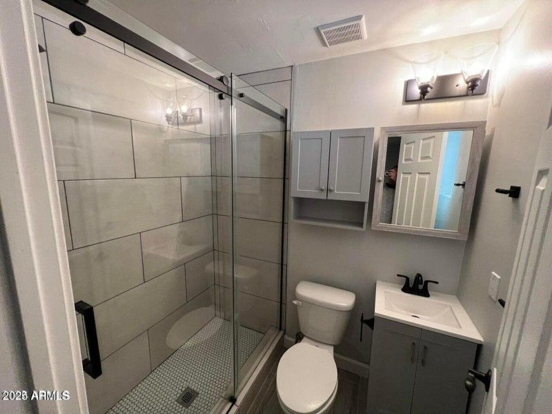 6684317_5_0 7.21.05PM