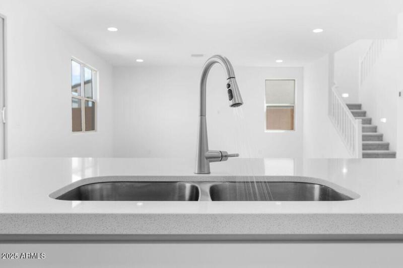 hj-az-phoenix-asante-vista-ellington-lot