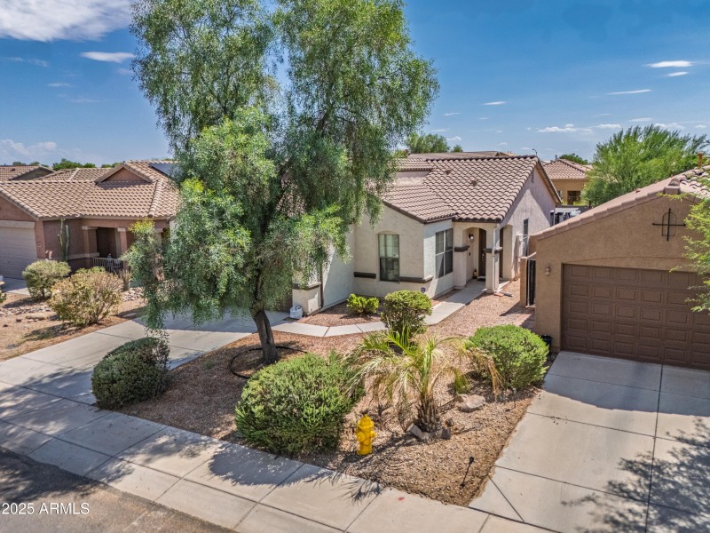 46087 W Holly Drive-3