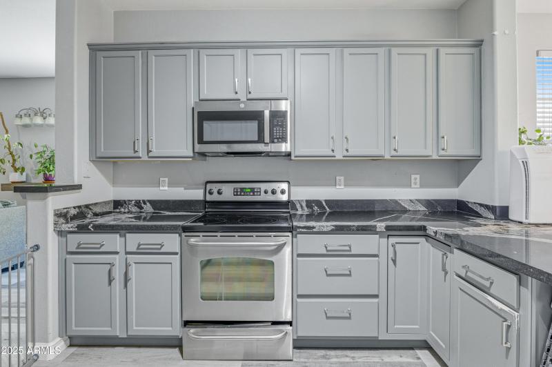 46087 W Holly Drive-17