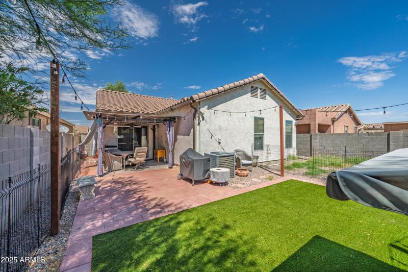 46087 W Holly Drive-28
