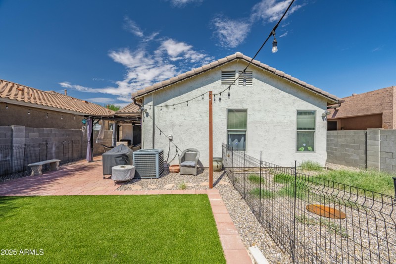 46087 W Holly Drive-29