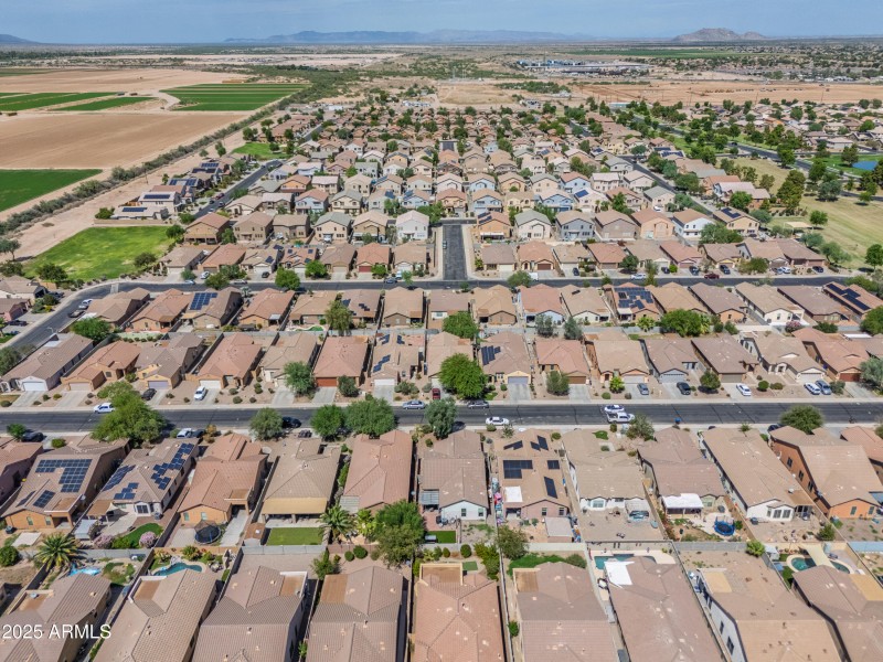 46087 W Holly Drive-33