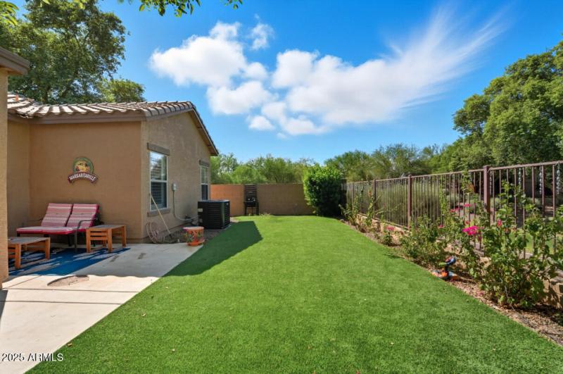 40136 W Catherine Dr-37