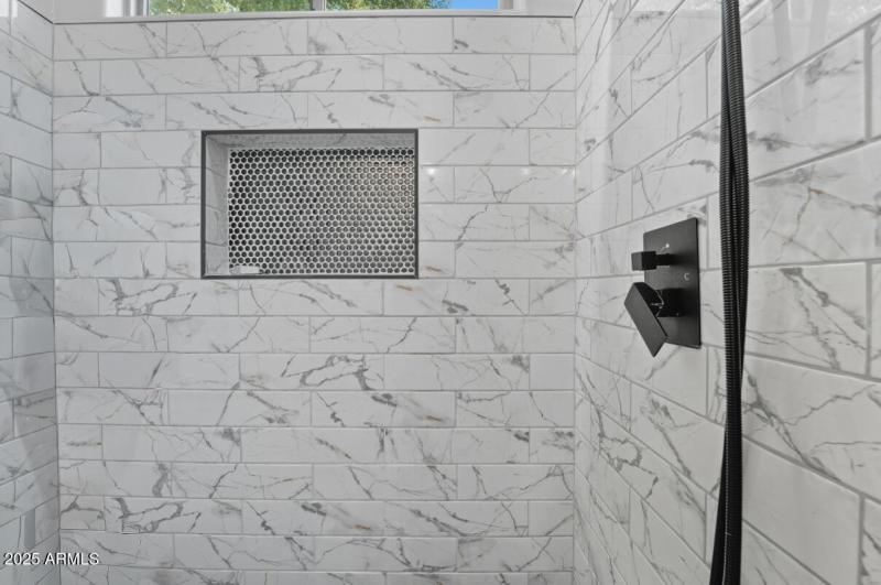 40136 W Catherine Dr-27