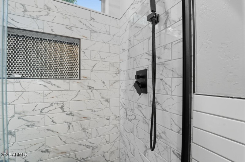 40136 W Catherine Dr-26