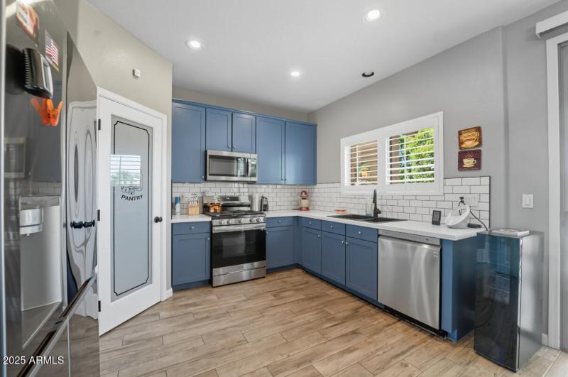 40136 W Catherine Dr-11