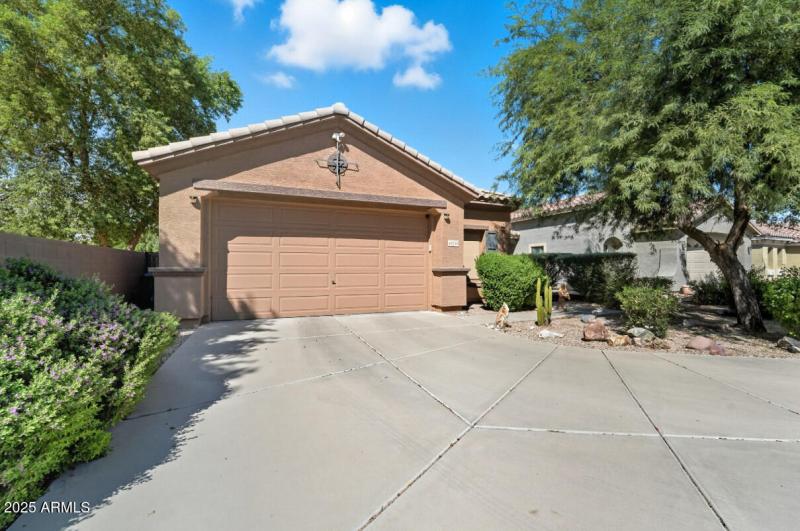40136 W Catherine Dr-04