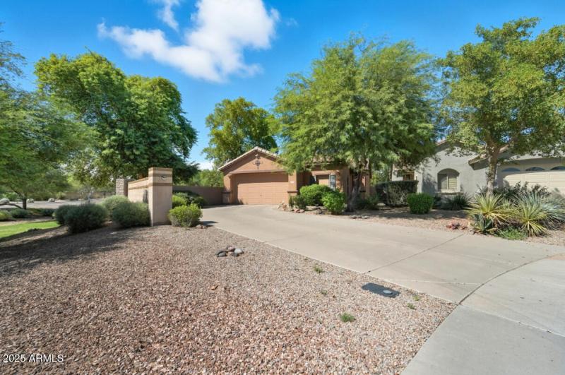 40136 W Catherine Dr-02