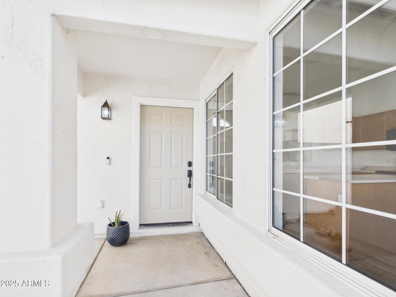 CAM02404G0-PR0143-STILL011