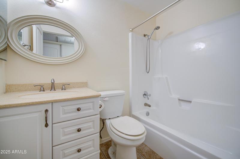 Bathroom 2-pic 2 (1)