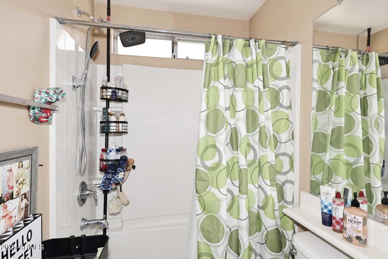 2nd Guest Bedroom-Ensuite Tub