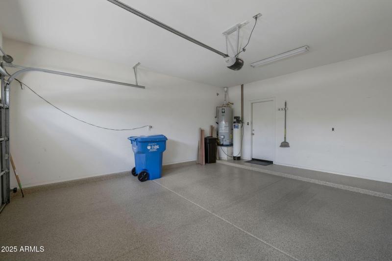 garage with eopxy floor with warranty