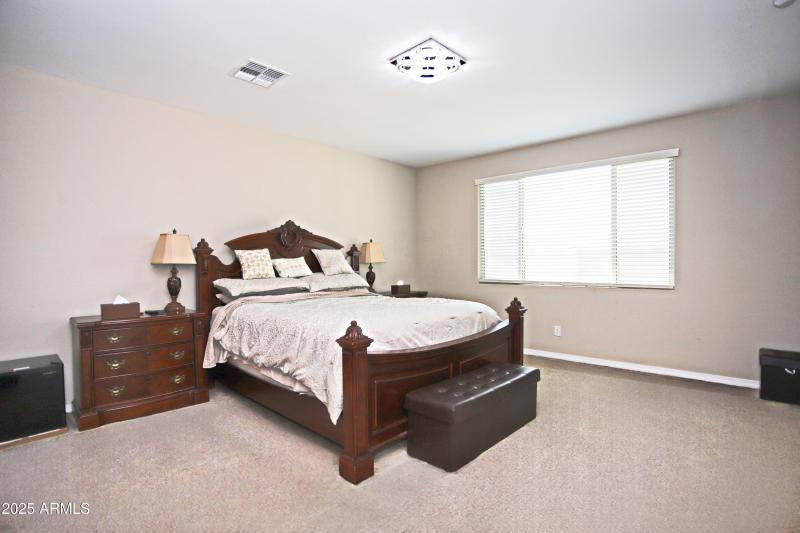 Master bedrooom