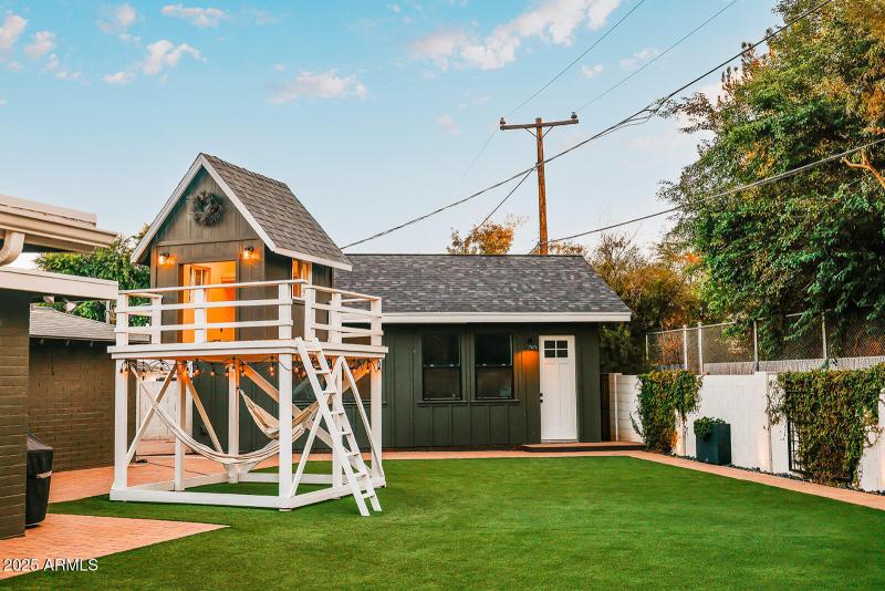 Workshop & Playhouse