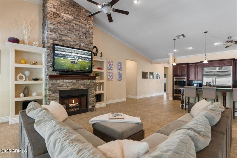 025-Living Room