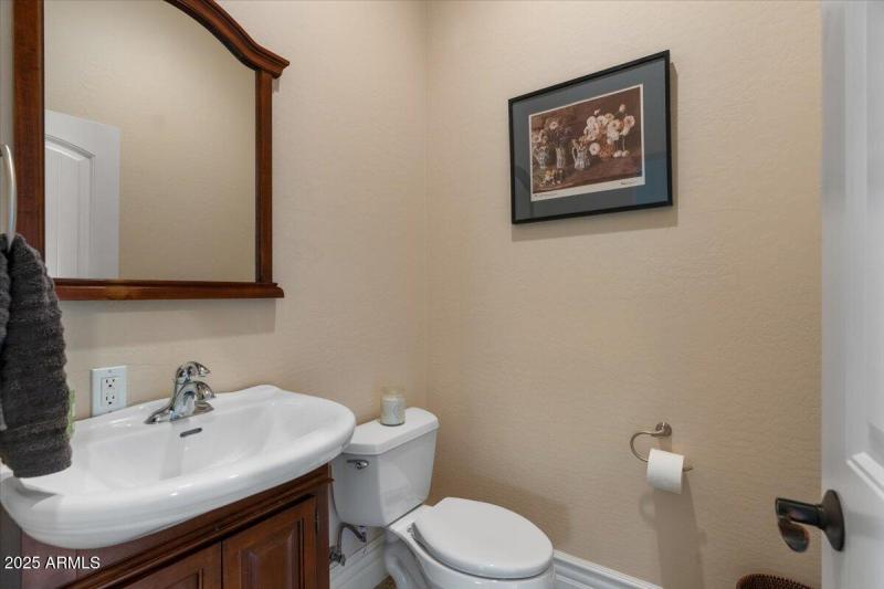 040-Half bath