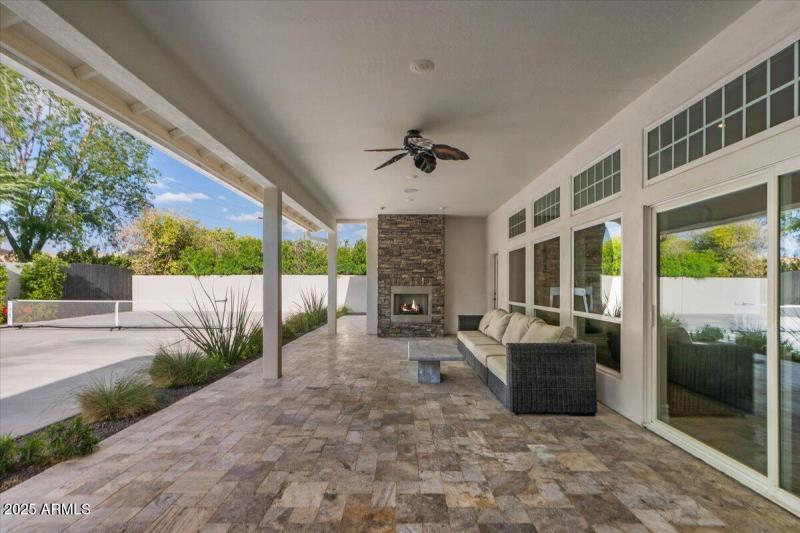 055-Back patio