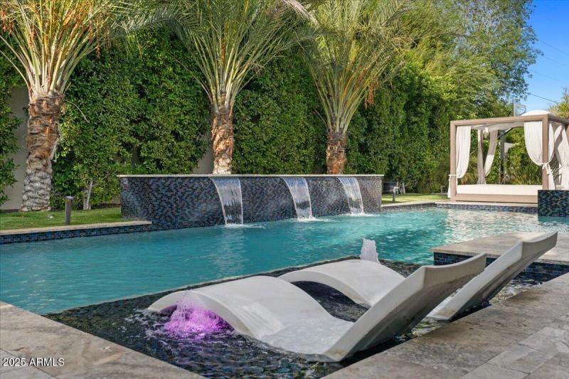 064-Pool