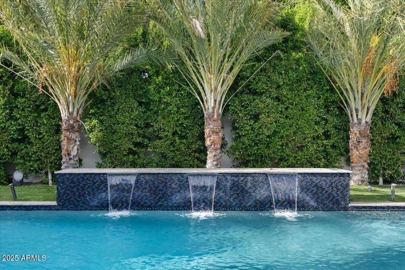 066-Pool