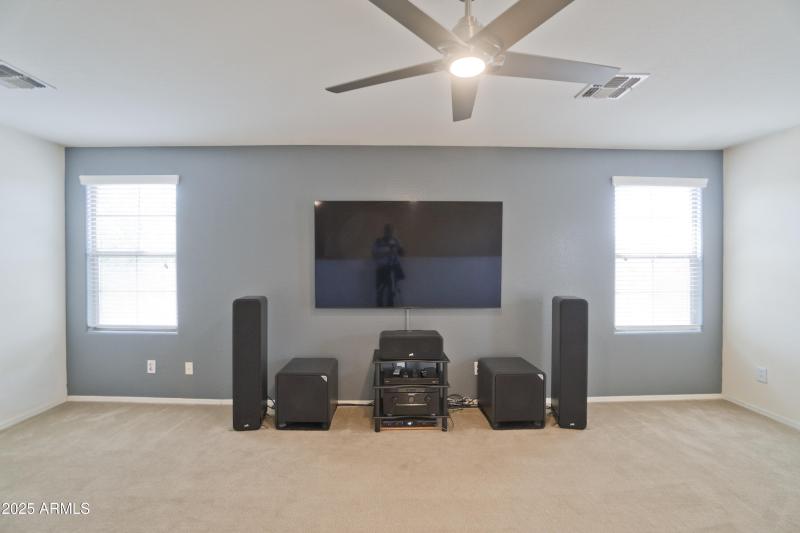 Upstairs Loft 2