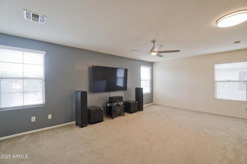 Upstairs Loft 3
