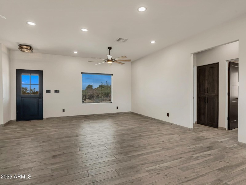 018_living room