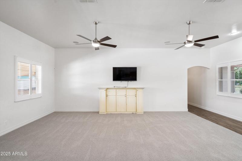 09-Family Room