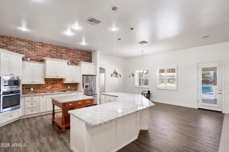 15-Kitchen & Dining