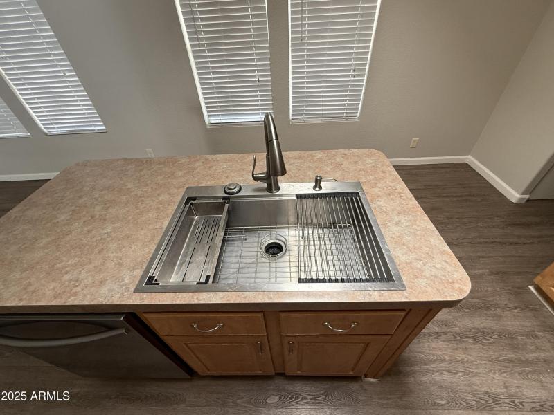 Farm sink