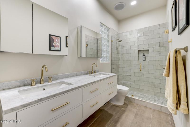 6279 E Wilshire Dr-33