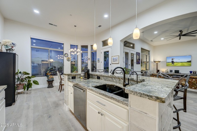 6279 E Wilshire Dr-18