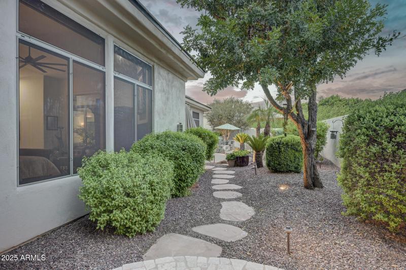 6279 E Wilshire Dr-48