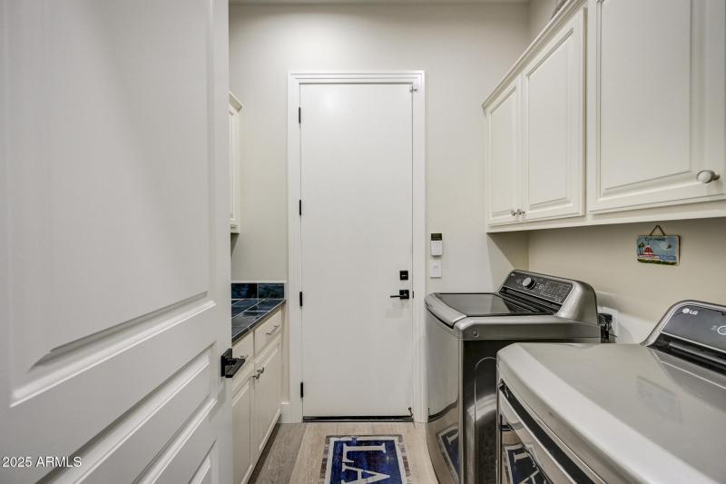 6279 E Wilshire Dr-38