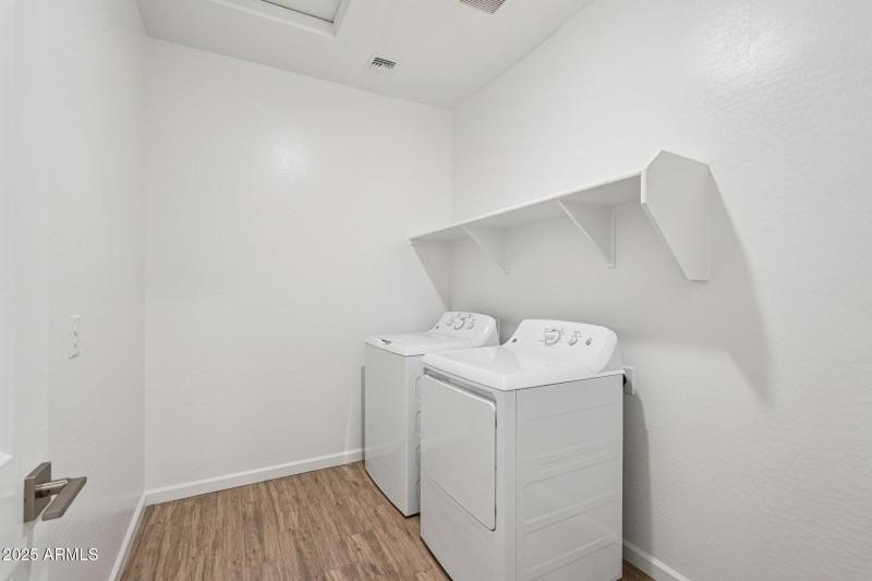 21-web-or-mls-W Brown St-S1909-021