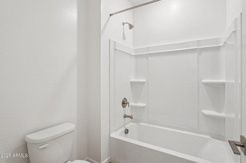 24-web-or-mls-W Brown St-S1909-024