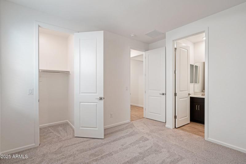 31-web-or-mls-W Brown St-S1909-031