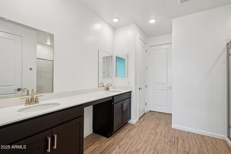 40-web-or-mls-W Brown St-S1909-040