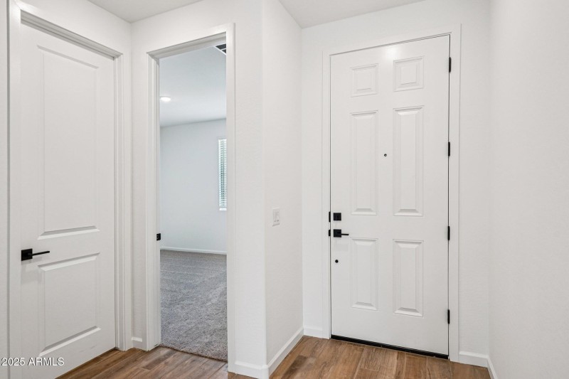17-web-or-mls-W Camden Ave-S1909-017