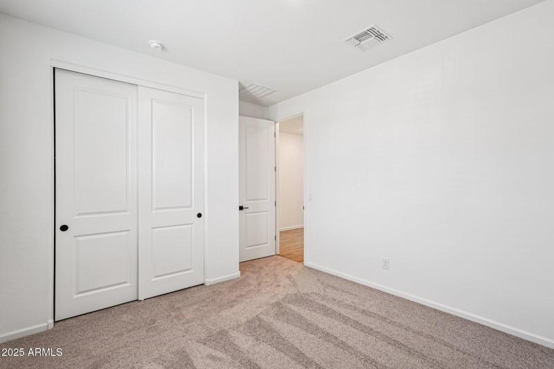 18-web-or-mls-W Camden Ave-S1909-018