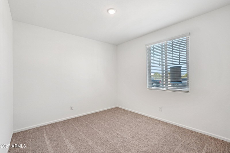 19-web-or-mls-W Camden Ave-S1909-019