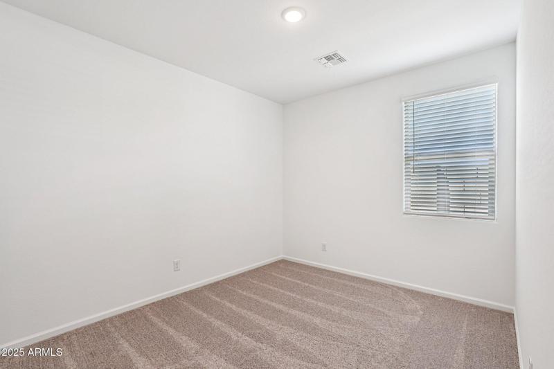 21-web-or-mls-W Camden Ave-S1909-021