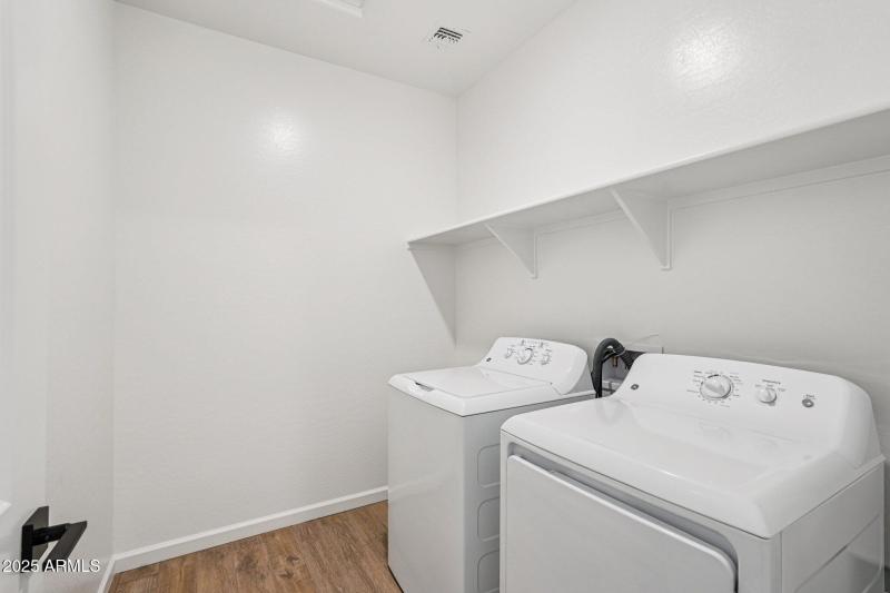 25-web-or-mls-W Camden Ave-S1909-025